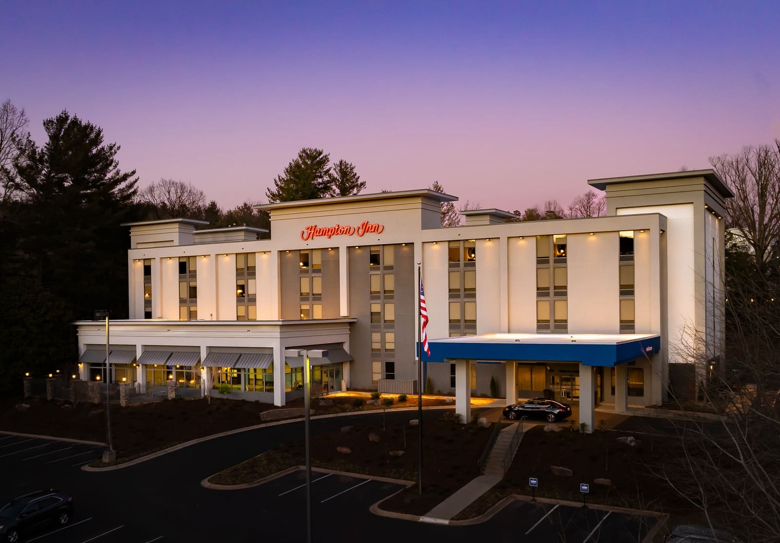 Aerial view at dusk at Hampton Inn Asheville — Tunnel Road